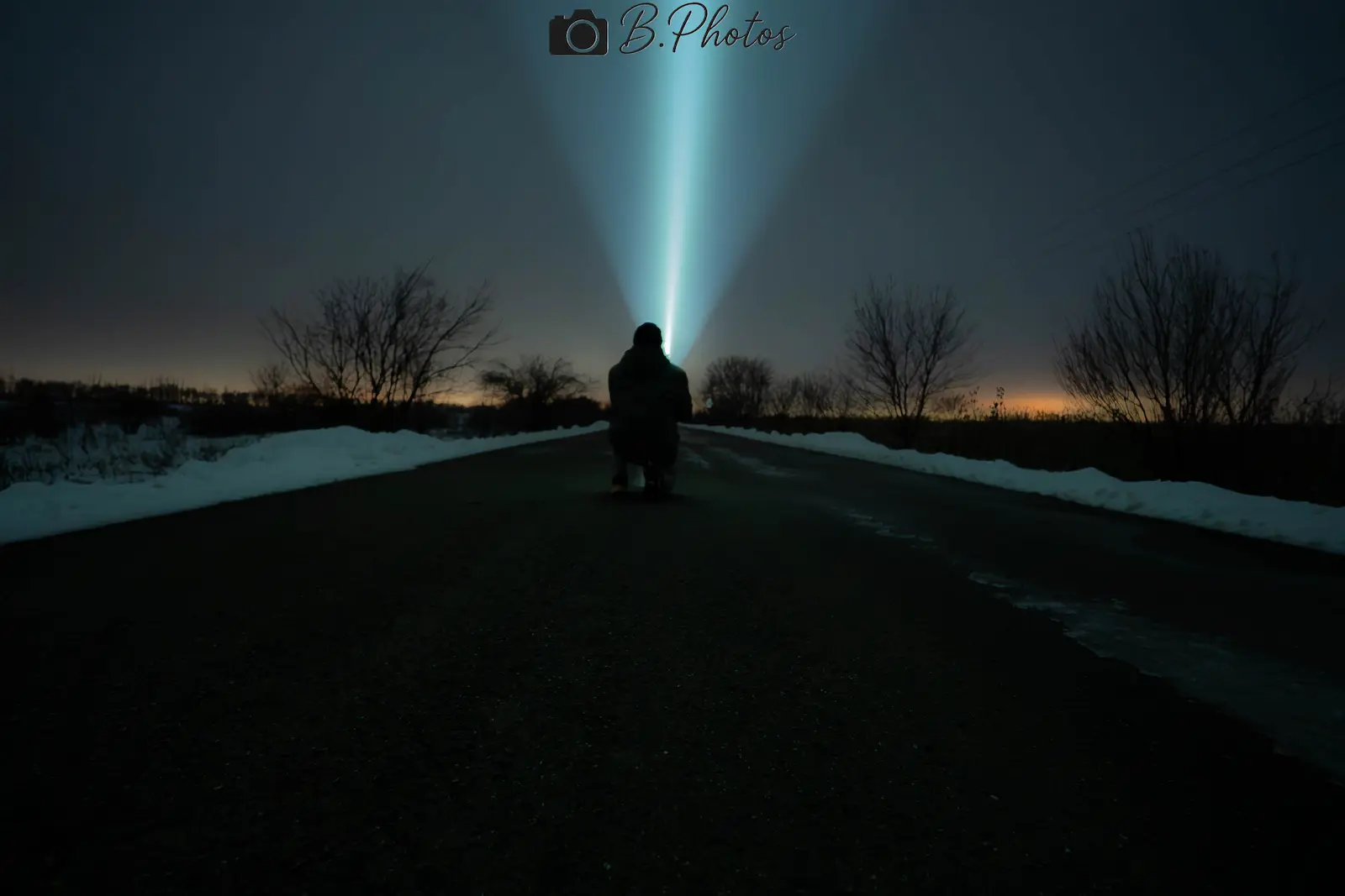 Kreative Nachtaufnahme mit filmischer Lichtführung